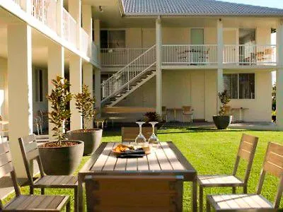 Hotel Friday On The Beach Byron Bay